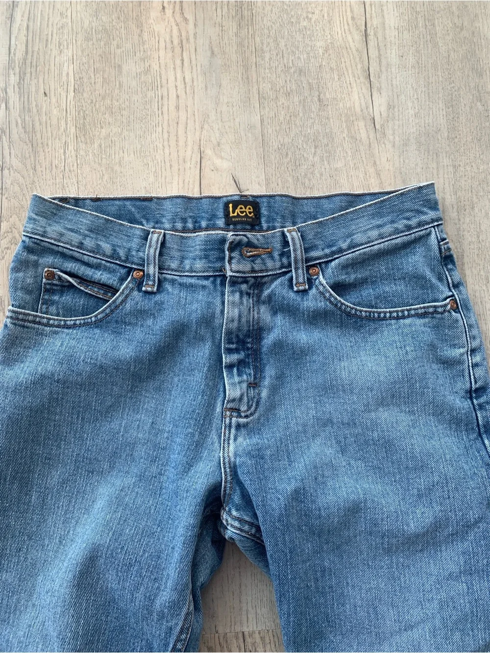 Lee men’s jeans size 31 x 32 Straight leg excellent condition